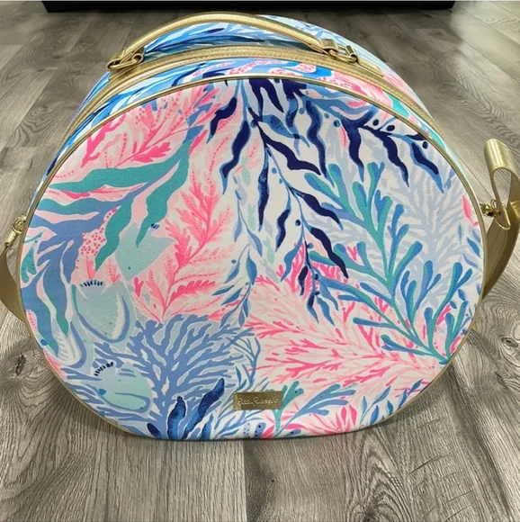 Lilly Pulitzer Perfect condition Kaleidoscope Coral Round Luggage Bag - Picture 7 of 12